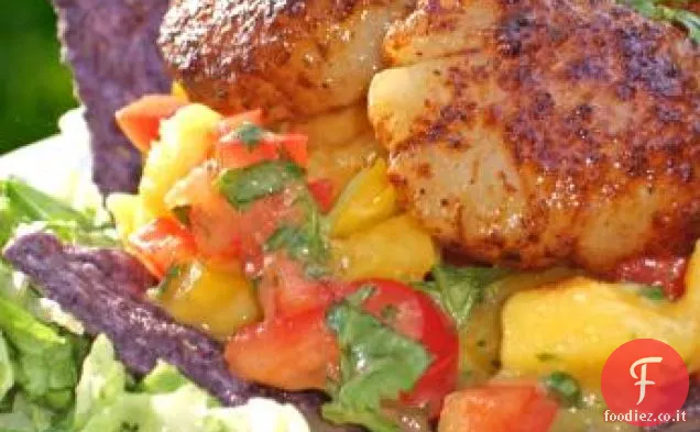 Insalata a strati di pane di mais del sud-ovest