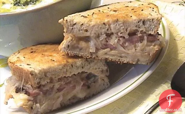 Panino Reuben alla griglia
