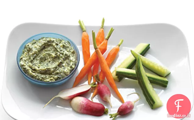Salsa cremosa di spinaci e cipolla dolce con cruditi
