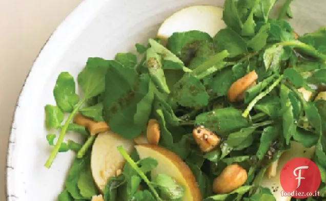 Insalata di crescione, pera e anacardi