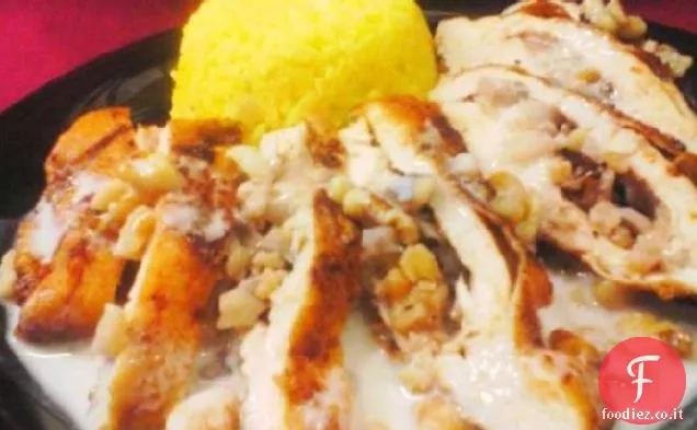 Pollo ripieno in salsa di formaggio blu e pecan