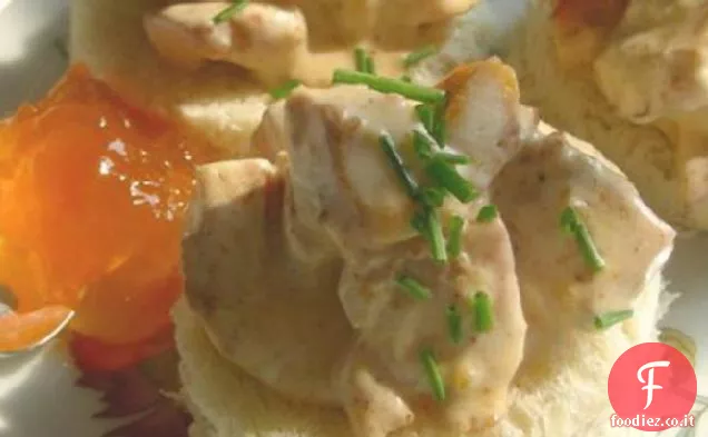 La ricetta classica dell'insalata di pollo dell'incoronazione del 1953
