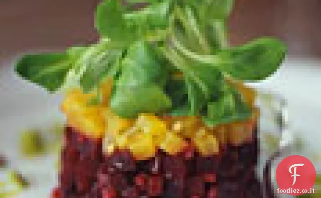 Insalata di barbabietole e formaggio di capra con pistacchi