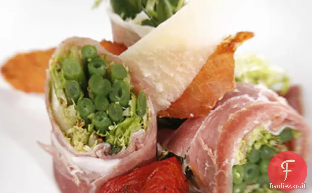 Insalata di fagioli con prosciutto, pomodori arrostiti e parmigiano