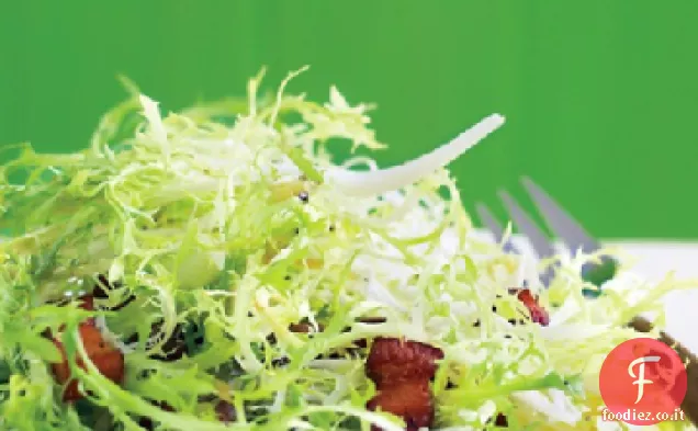 Insalata di frisee con Vinaigrette di pancetta calda