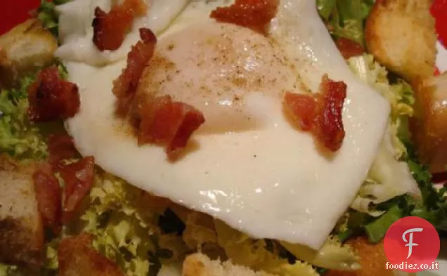 Baby Frisée con Uovo in camicia e Pancetta
