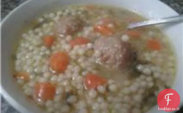 Minestra (zuppa di scarola e polpettine)