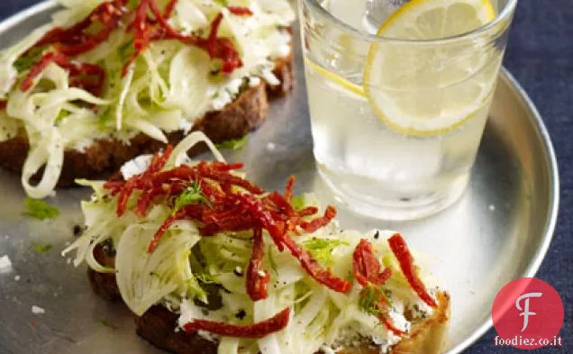 Toast con Finocchio e Pomodori secchi