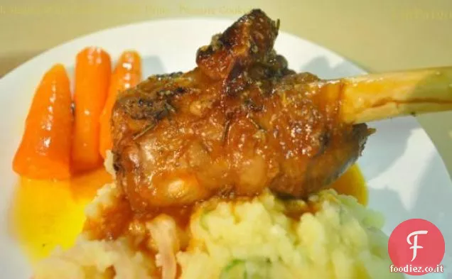 Stinchi di agnello con aglio e porta vino-Pentola a pressione