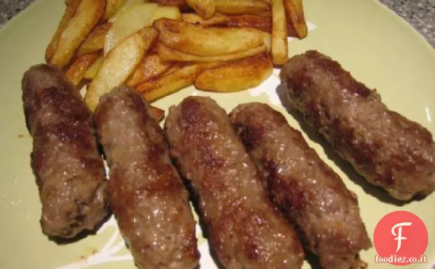 Cevapcici (Cevapi) Panini salsiccia balcanica