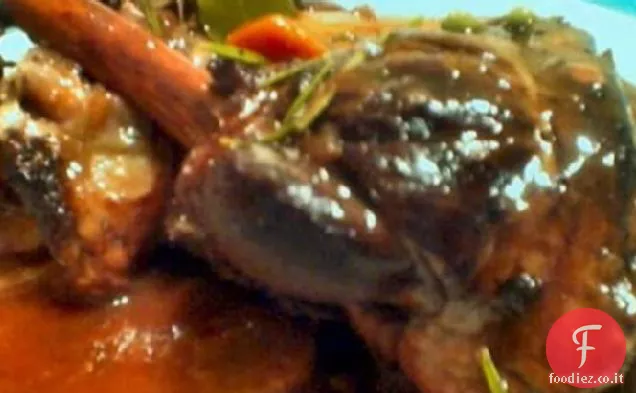 Stinchi di agnello cotti lentamente al vino rosso