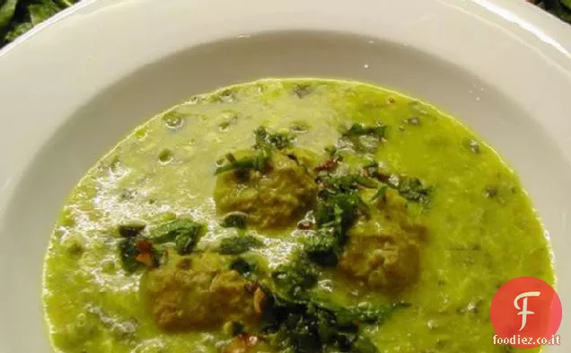 Zuppa di agnello e spinaci del Medio Oriente
