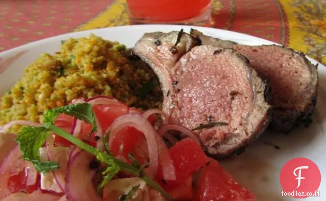 Costolette di agnello alla griglia in fumo di rosmarino