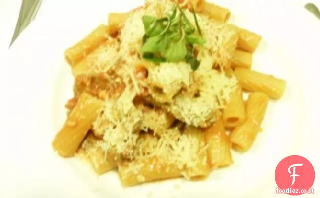 Agnello al rosmarino sulla pasta