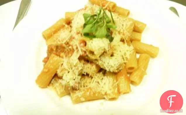 Insalata di agnello del Medio Oriente con spinaci e Feta (Low Carb)