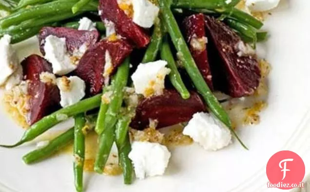 Insalata di barbabietole, fagiolini e formaggio di capra