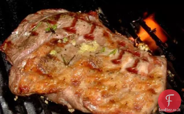 BBQ o arrosto speziato coscia di agnello