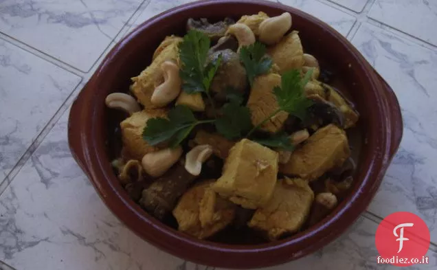 Pollo e funghi in salsa di noci