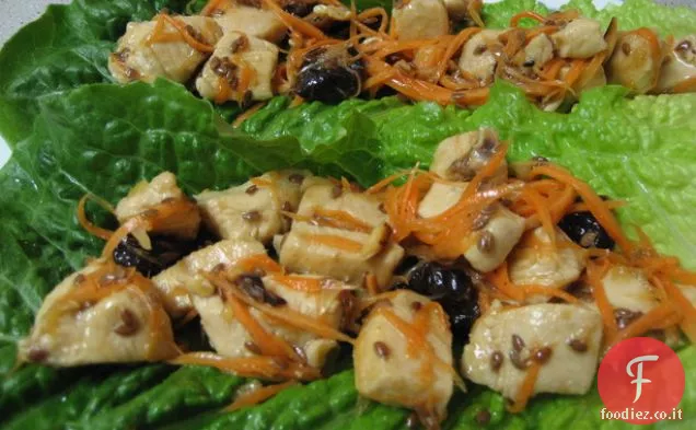 Asiatico gettato insalata
