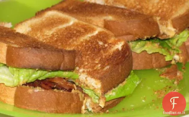 Panino Pb, B e L (burro di arachidi, pancetta e lattuga) (un BLT