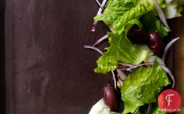 Insalata verde gettata