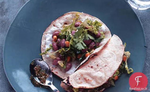 Tacos morbidi di fagioli e formaggio speziati