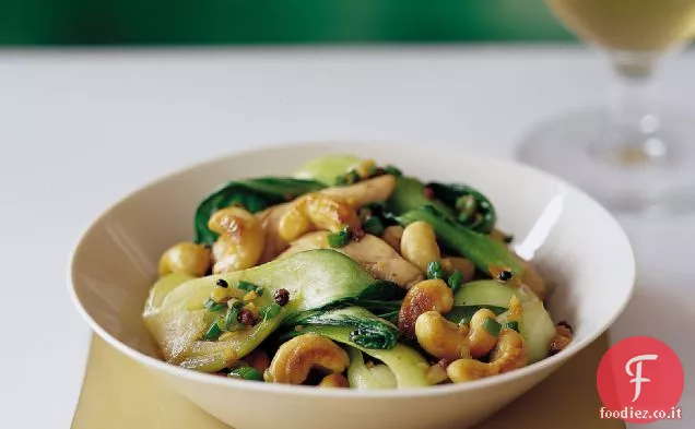 Pollo all'anacardio con Bok Choy