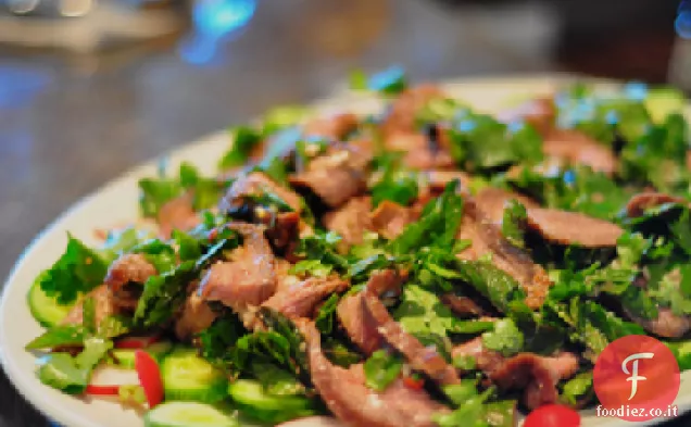 Insalata di manzo tailandese alla griglia