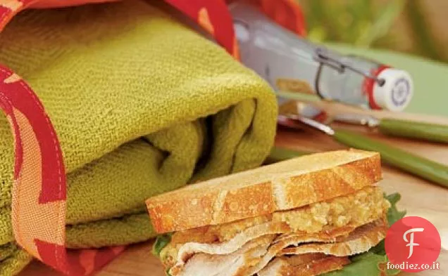 Sandwich di lonza di maiale glassata al sidro con pesto di noci