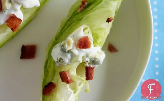 Insalata di cuneo one-Bite con formaggio blu e pancetta