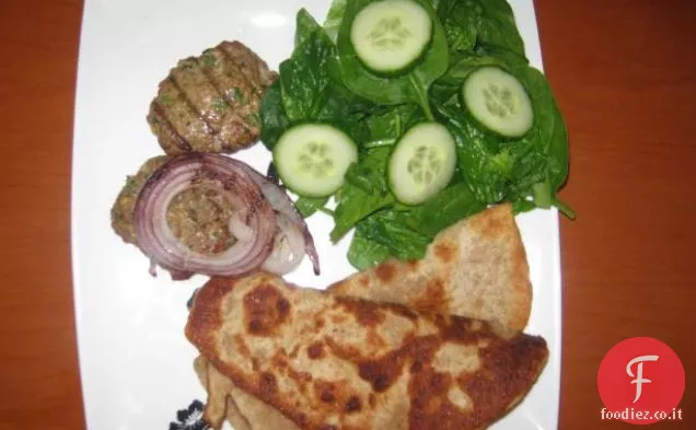 Insalata BLT con salsa di avocado