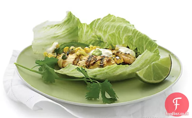 Involtini di lattuga di pollo e mais alla griglia