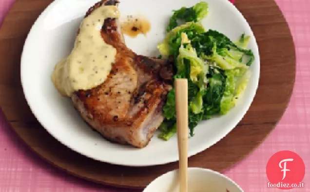 Salsa di albicocca e senape con braciole di maiale