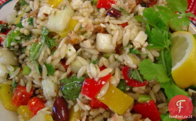 Insalata di Orzo di Macrina con cetriolo, Peperone, Basilico e Feta