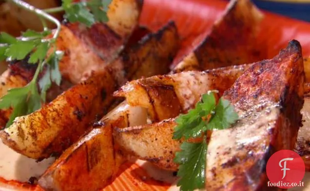 Spicchi di patate alla griglia con salsa di maionese alla paprika affumicata