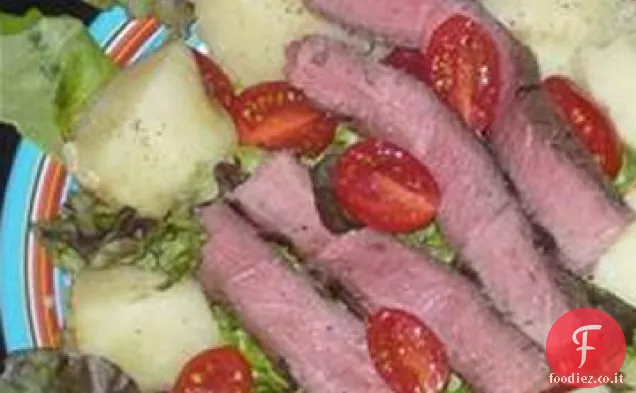 Bistecca calda e insalata di patate