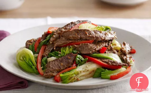 Asiatico Beef con bambino Bok Choy